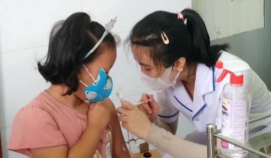 Chủ động phòng bệnh dễ lây, đẩy nhanh tiêm vaccine COVID-19 cho trẻ