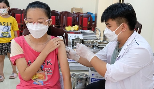 Theo dõi chặt các biến thể mới, còn nhiều nơi tiêm vaccine COVID-19 cho trẻ từ 5 - dưới 12 tuổi thấp