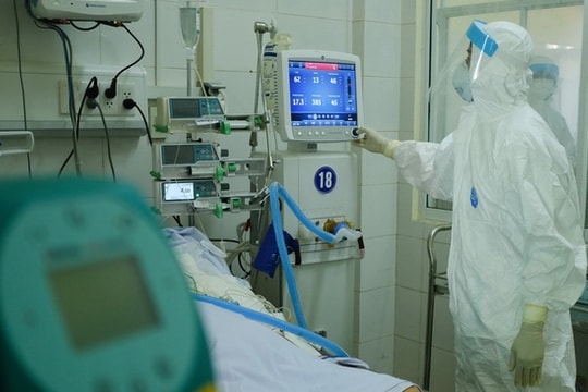 Số bệnh nhân COVID-19 nặng và tử vong đang tăng trở lại, nhiều ca phải thở máy