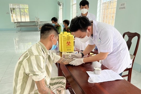 Kiên Giang: Khám sàng lọc bệnh cho hơn 500 người bị tạm giữ, tạm giam, phạm nhân