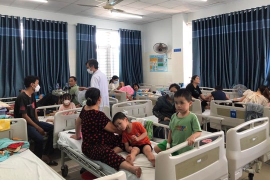 Quảng Ngãi: Gia tăng số trẻ mắc bệnh đường hô hấp phải nhập viện