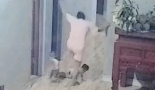 Vụ người mẹ đạp gãy chân con ở Bắc Giang: Cần hiểu đúng về trầm cảm sau sinh