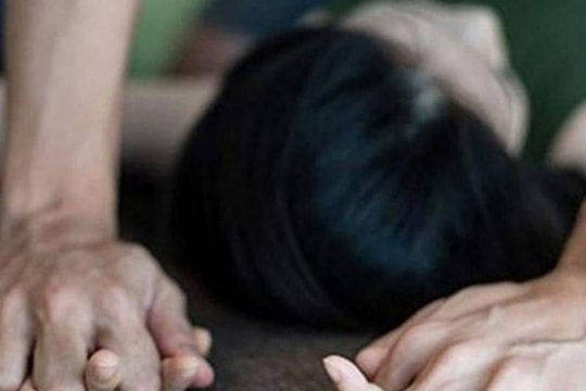 Nam thanh niên 22 tuổi bị khởi tố vì nhiều lần quan hệ tình dục với người yêu 'nhí'