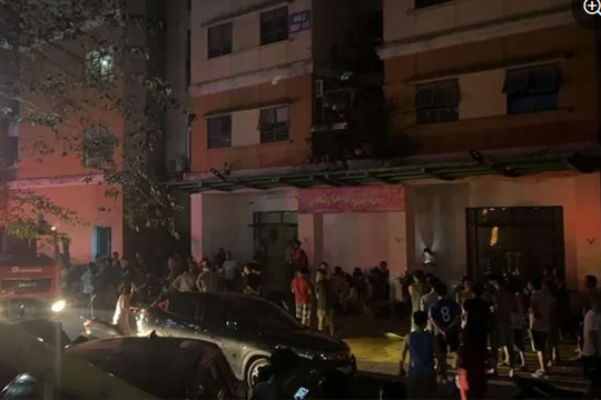 Nam thanh niên đốt tủ quần áo để dọa bạn gái làm cháy căn hộ chung cư