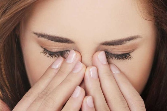 Bản tin sức khỏe: Thời tiết cực đoan ảnh hưởng đến các bệnh về mắt