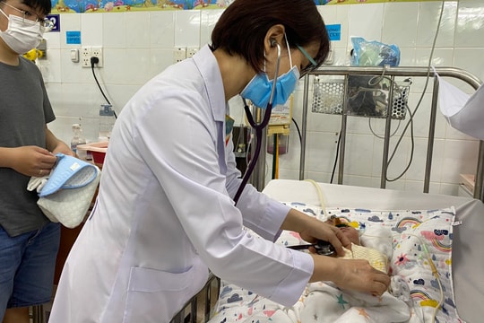 TP HCM: Gia tăng trẻ nhập viện do bệnh hô hấp