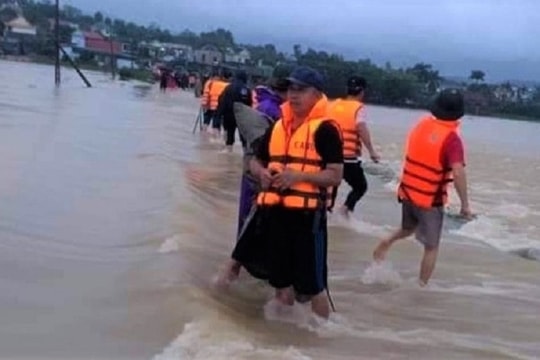 Tìm thấy thi thể vợ chồng bị lũ cuốn mất tích khi đi khám bệnh