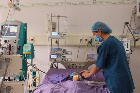 Cứu sống bệnh nhi bị viêm màng não, nhiễm trùng huyết, suy tạng cơ quan