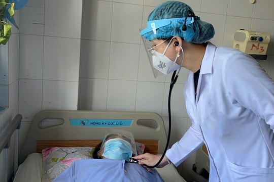 Gắp thành công hạt hồng xiêm bị kẹt trong phổi bệnh nhân suốt 2 tháng