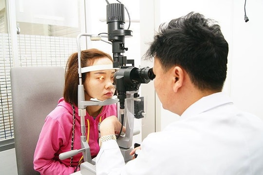 Cảnh báo bệnh võng mạc gây mù lòa đang gia tăng theo lối sống