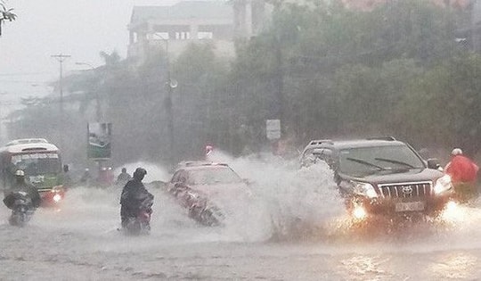 Cơ quan khí tượng phát hành bản tin đặc biệt về mưa lớn ở miền Trung