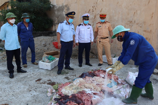 Phú Thọ: Tiêu hủy gần 1 tạ nội tạng lợn bốc mùi hôi thối
