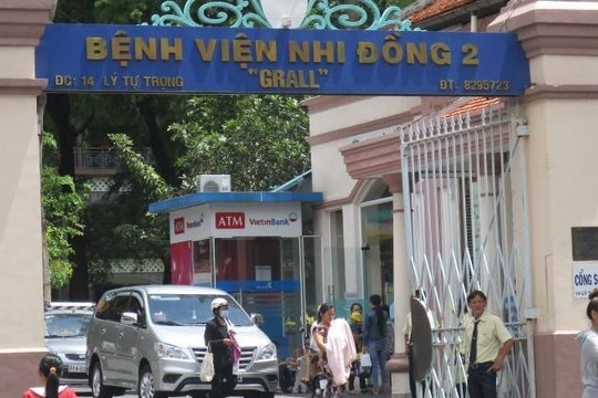 Bé gái nguy kịch vì uống nhầm xăng trong chai nước ngọt