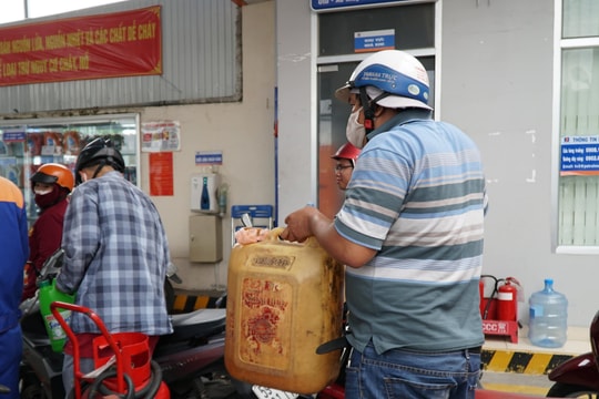 Những nguy hiểm khi tích trữ xăng dầu tại nhà