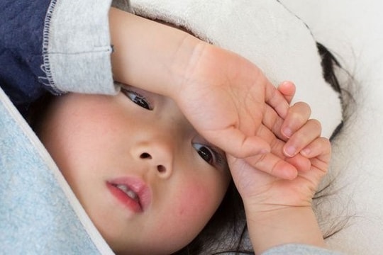 Cách phòng tránh trẻ bị ốm khi thời tiết giao mùa