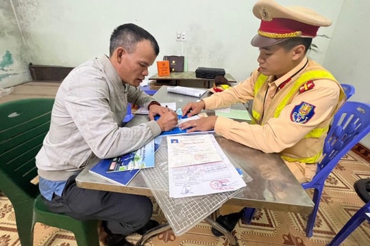 Từ vụ tài xế tạt đầu xe cứu thương: Không nhường đường cho xe ưu tiên bị phạt như thế nào?