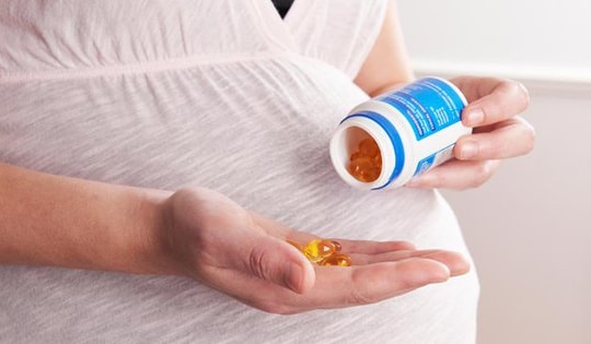 Vì sao phụ nữ mang thai cần bổ sung vitamin trước khi sinh?