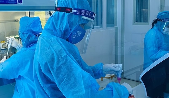 Sáng 24/10: Số ca nhiễm COVID-19 trong mùa thu-đông có nguy cơ gia tăng