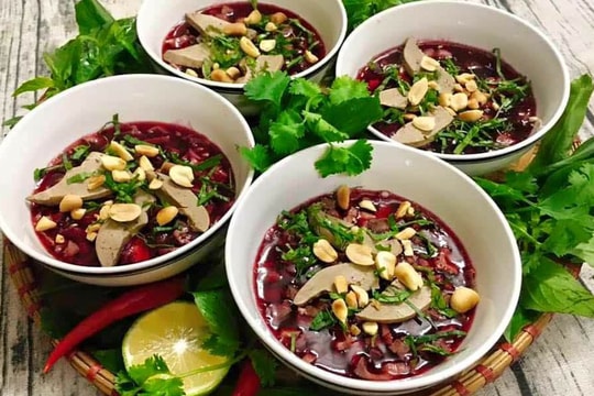 Cụ bà bị kén sán ken đặc khắp cơ thể vì "nghiện" tiết canh lợn