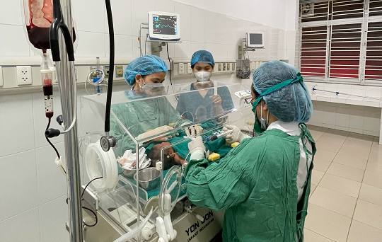 Hải Phòng: Thay toàn bộ máu cho trẻ 3 ngày tuổi bị vàng da