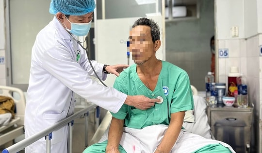 Quảng Nam: Cứu sống bệnh nhân đang được đưa về nhà 'lo hậu sự'