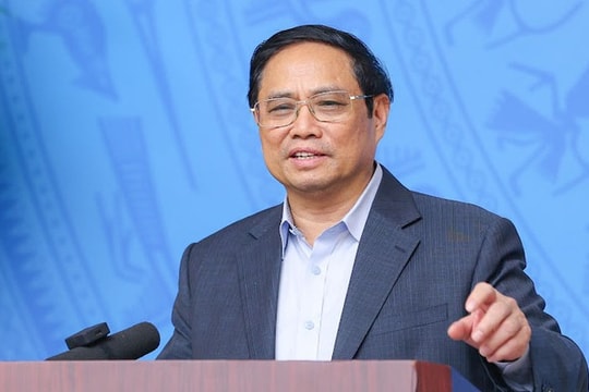 Thủ tướng: Tuyệt đối không chủ quan trong phòng chống dịch, đẩy mạnh tiêm vaccine COVID-19