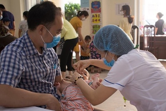 Tổ chức cho trẻ uống bổ sung Vitamin A và tẩy giun đợt 2 năm 2022