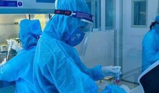 Sáng 23/11: Theo dõi sát, thông tin kịp thời về các biến chủng mới của COVID-19