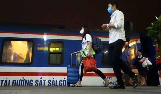 Những lưu ý cần biết khi đi tàu Tết Quý Mão 2023 để về nhà suôn sẻ