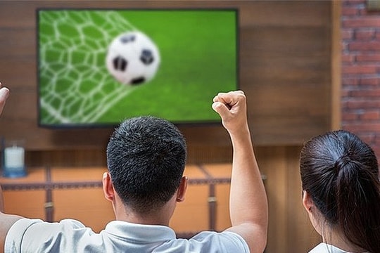 6 thực phẩm tốt cho sức khỏe khi thức đêm xem bóng đá