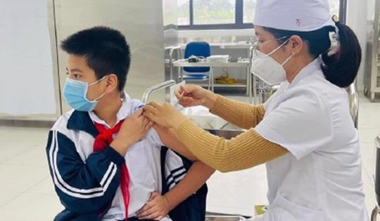 Sáng 30/11: Số mắc mới, bệnh nhân COVID-19 nặng đều tăng, tiếp tục đẩy nhanh tiêm vaccine