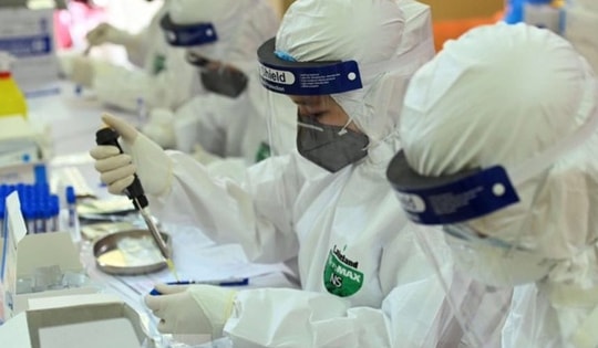 Sáng 15/12: Theo dõi sát sự xuất hiện biến thể mới của COVID-19; đẩy nhanh tiêm vaccine mũi 3 và 4, tiêm cho trẻ