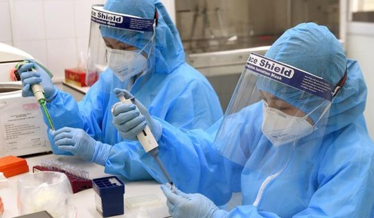 Sáng 17/12: Giai đoạn khẩn cấp của đại dịch COVID-19 vẫn chưa kết thúc, các biến thể mới có thể xuất hiện