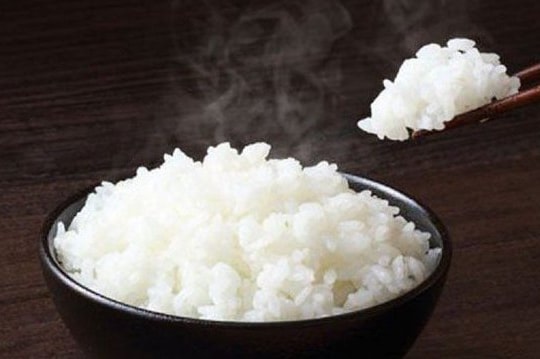 4 sai lầm khi ăn cơm có thể khiến bạn mắc bệnh dạ dày