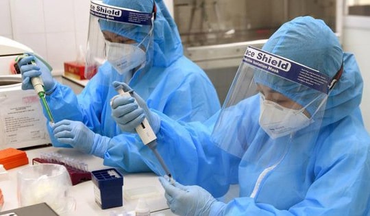 Sáng 29/12: Tiềm ẩn nguy cơ bùng phát các làn sóng dịch bệnh do biến thể mới của COVID-19