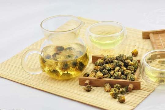 Dùng hoa cúc để phòng ngừa tăng huyết áp thế nào?