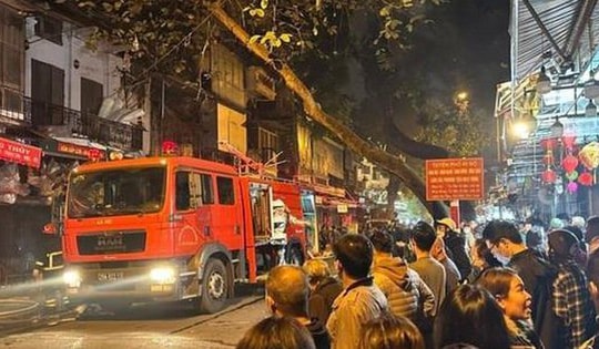 Xe chữa cháy gặp nạn khiến 2 chiến sĩ PCCC hy sinh