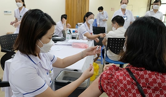 Sáng 12/1: Không còn bệnh nhân COVID-19 nặng phải thở máy; 2 biến thể phụ BQ.1 và BQ.1.1 đang nổi lên ở Mỹ