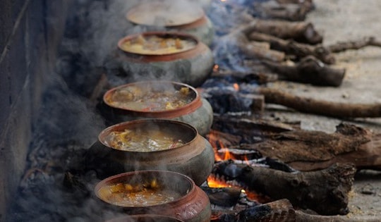 Lạ đời đồ quê, rẻ tiền vào biệt thự, thơm lừng cả khu nhà giàu