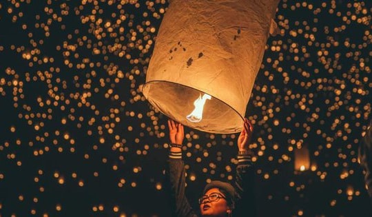 Tết Nguyên đán Quý Mão 2023: Hà Nội cấm thả bóng bay, đèn trời gần lưới điện cao áp