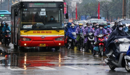 Ngày đầu tiên đi làm sau nghỉ Tết, miền Bắc chìm trong rét đậm rét hại
