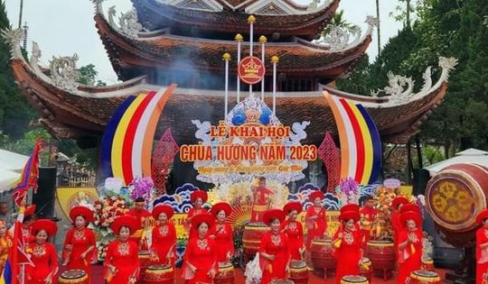 Chính thức khai hội chùa Hương năm 2023, nhiều điểm mới du khách cần lưu ý