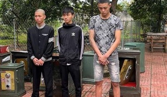 Nhóm thanh niên bịt mặt chuyên cạy két sắt ở đền, chùa