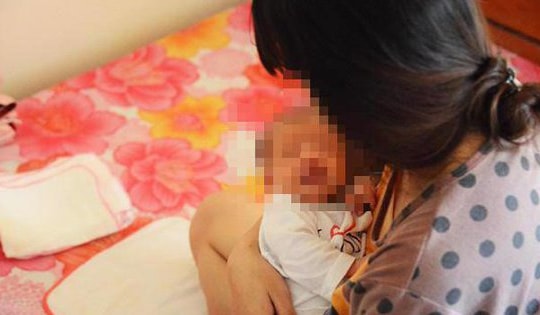 Vụ nữ sinh lớp 7 sinh con trong nhà tắm: Trách nhiệm của cha mẹ ở đâu?