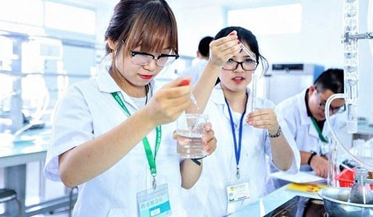 Sinh viên ngành Y, Dược thuộc đối tượng nào được miễn, giảm học phí?