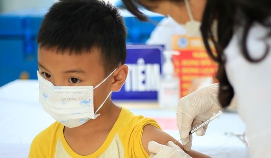 Sáng 24/2: Xuất hiện trở lại bệnh nhân COVID-19 phải thở máy; thông tin mới nhất về tiêm vaccine