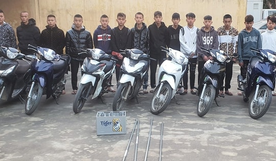 Nhóm thanh, thiếu niên tụ tập, mang hung khí đi giải quyết mâu thuẫn