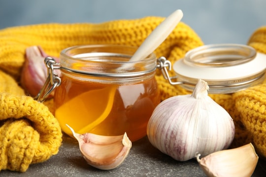 10 lợi ích sức khỏe tuyệt vời của tỏi ngâm mật ong