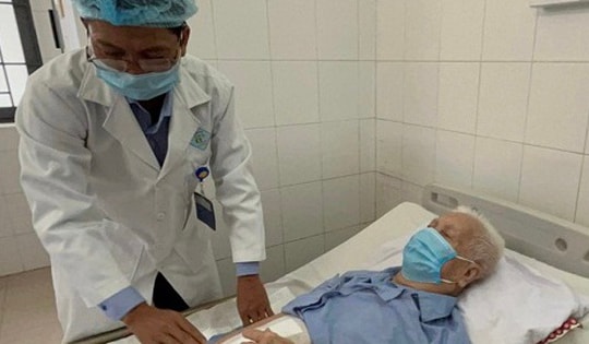 Cụ ông 85 tuổi bị tắc ruột khi ăn quả chà là, cách phòng tránh dị vật ống tiêu hóa