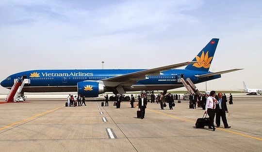 Giá vé máy bay nội địa 'neo cao', nhiều người chọn du lịch nước ngoài trong dịp nghỉ lễ sắp tới